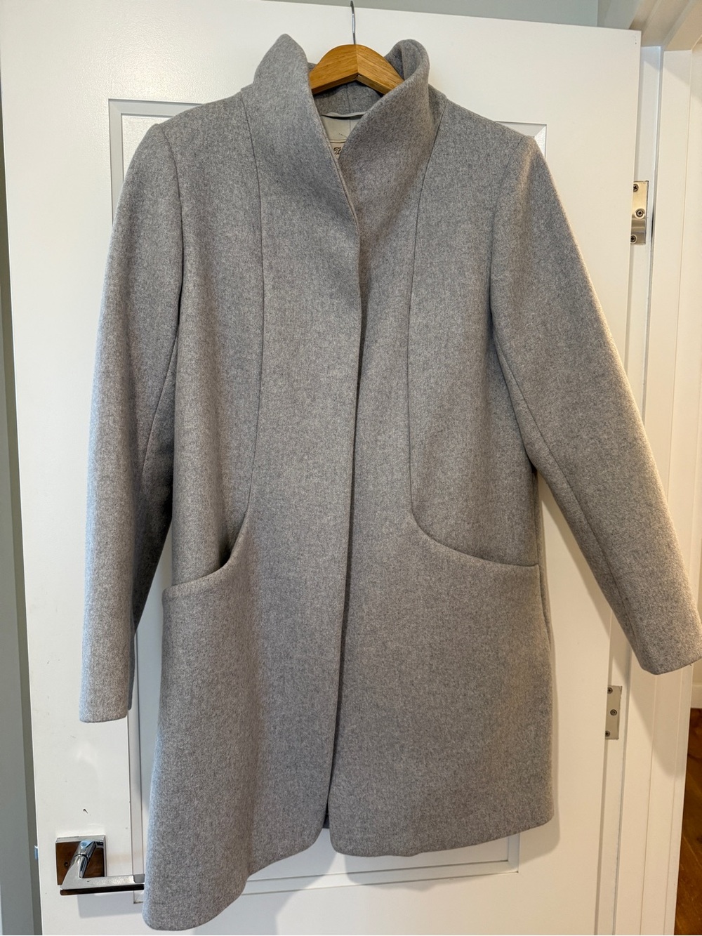 Beautiful Aritzia Italian wool/cashmere “cocoon coat” in excellent condition.